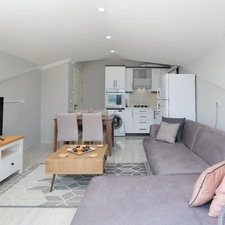 Roombnb Апарт-отель 3*